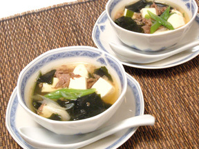 牛肉とわかめのスープ