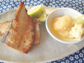 塩焼きカツオの薬味添え