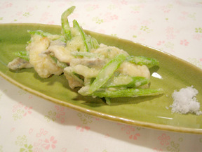 サヨリとアスパラガスのかき揚げ