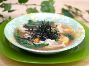 マンドゥクク（餃子のスープ）