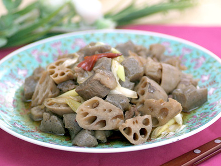 牛すじ肉の煮物