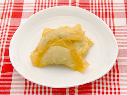 セロリとツナのワンタン包み揚げ