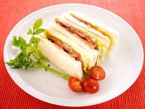 牛ひれ肉のステーキサンド