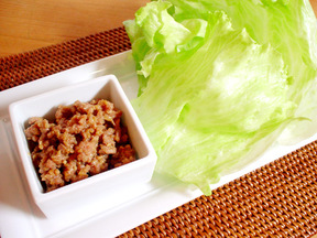 肉味噌のレタス包み