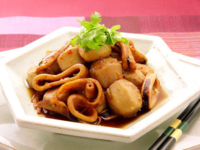 圧力鍋で簡単！イカとサトイモの豆板醤煮