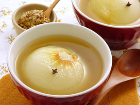 タマネギの丸ごとスープ
