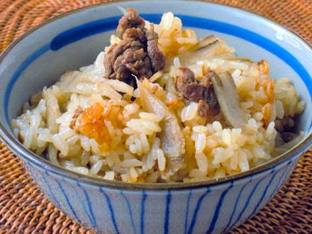 牛肉とゴボウの炊き込みご飯