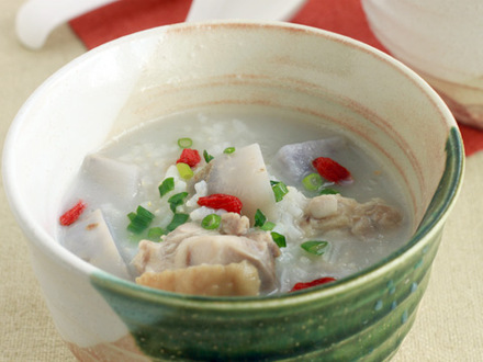 サトイモと鶏肉の薬膳粥
