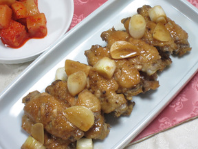 鶏手羽先の煮物（タクナルゲチム）