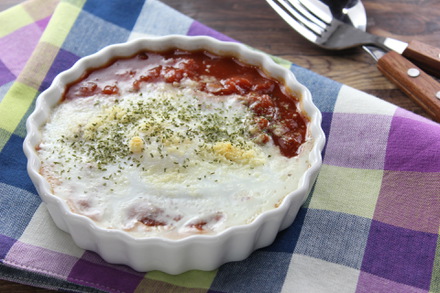 卵のトマトソース焼き