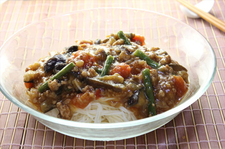 夏野菜の冷やし麻婆そうめん