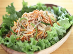 炒め野菜とzenパスタの和え物