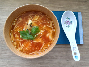 豆腐とトマトの雲南スープ