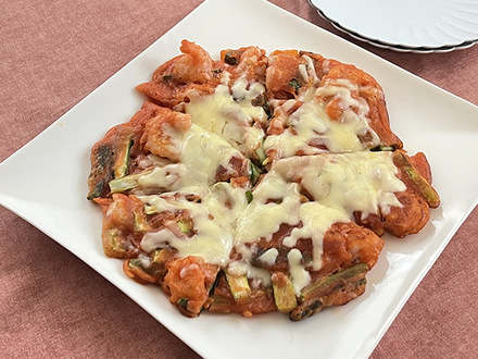 トマト風味のチーズアスパラガスチヂミ